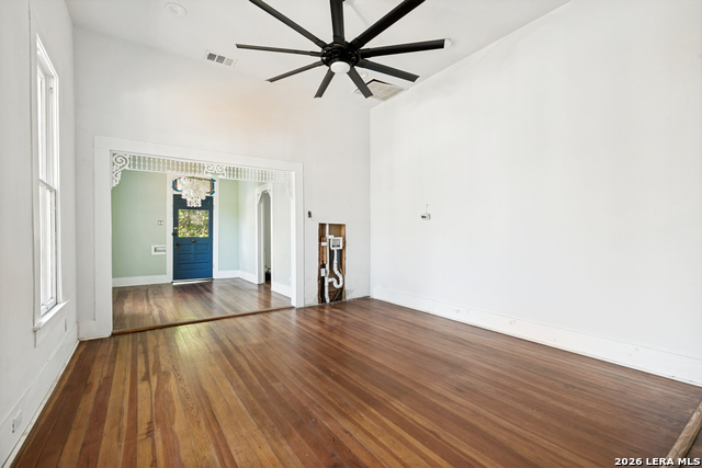 325 Cedar St Property Photo 5