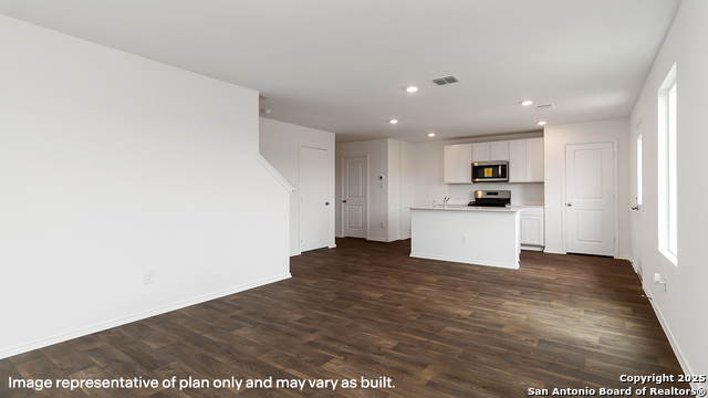 1006 Catalonia Pass Property Photo 14