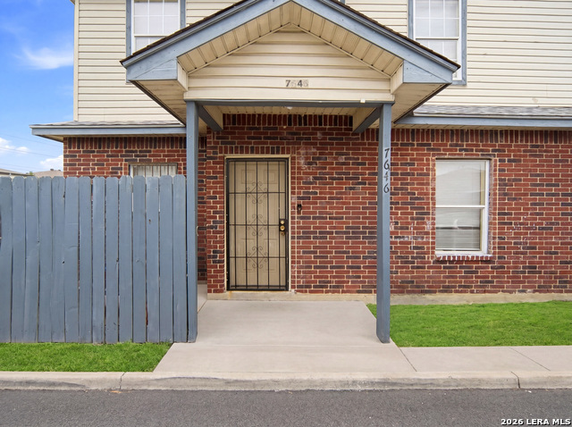 7642-7448 Windsor Oaks Property Photo 6