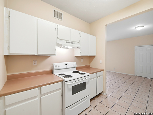 7642-7448 Windsor Oaks Property Photo 12