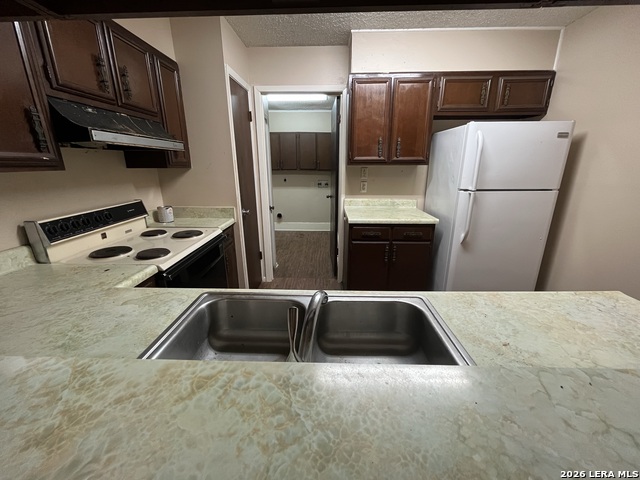 4526 Maybrook Woods St Property Photo 5