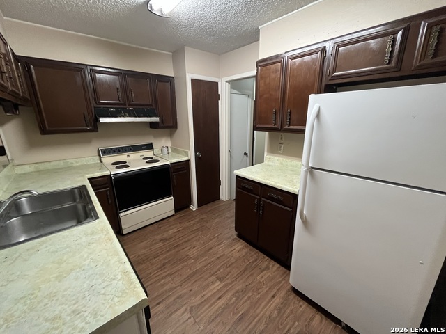 4526 Maybrook Woods St Property Photo 6