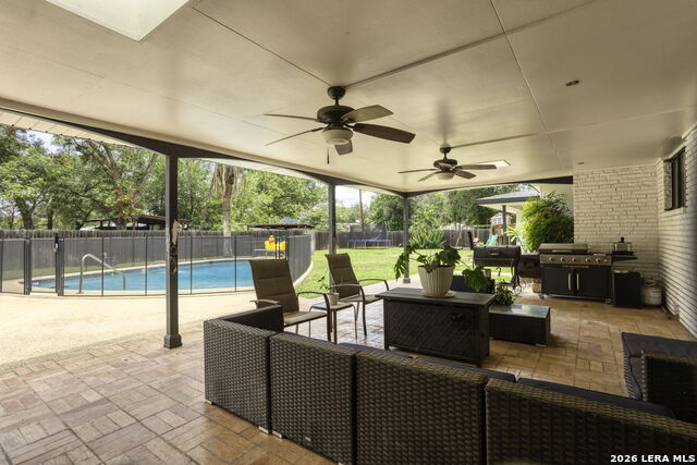 906 E Cedar St Property Photo 15