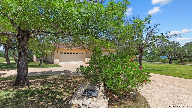 1443 Kings Cove Dr Property Photo 6