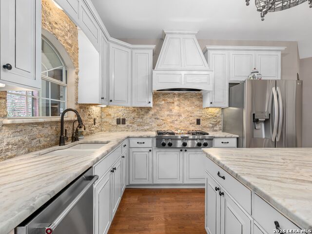 230 W Hosack St Property Photo 12