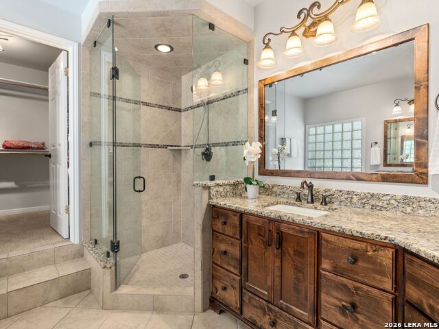 230 W Hosack St Property Photo 18