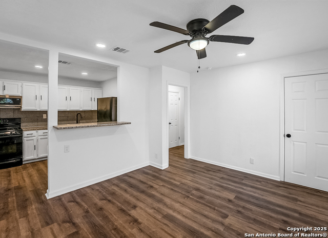 122 Stolnet St Property Photo 1