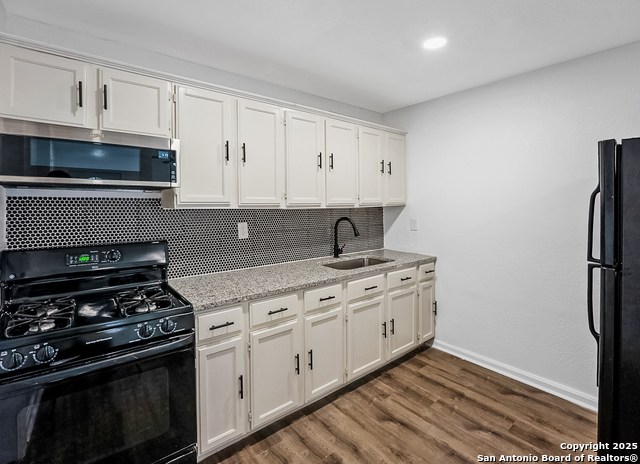 122 Stolnet St Property Photo 4