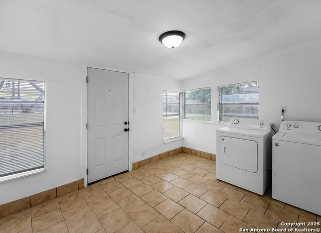 122 Stolnet St Property Photo 5