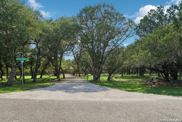 200 Oak Valley Dr Property Photo 2