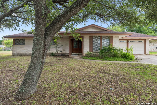 10801 Pinehill St Property Photo 1