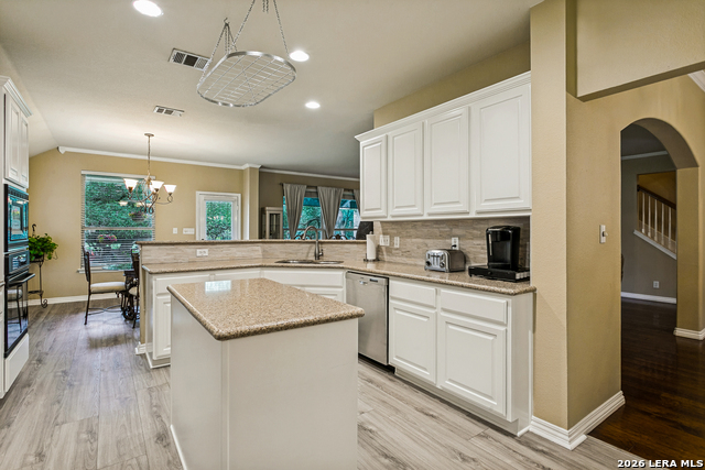 24824 Shinnecock Trl Property Photo 9