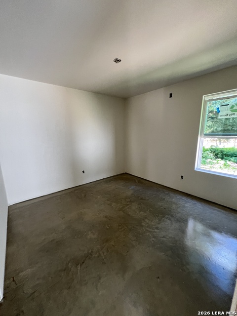 494 Valley View St Property Photo 4