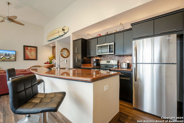 1000 Padre Blvd Property Photo 2
