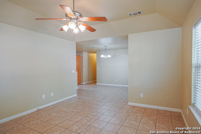 1043 Misty Acres Dr Property Photo 4