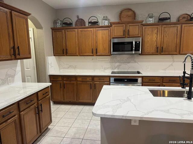 2524 Woodbridge Way Property Photo 6