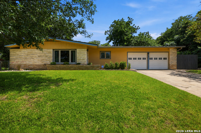 246 W Glenview Dr Property Photo 1