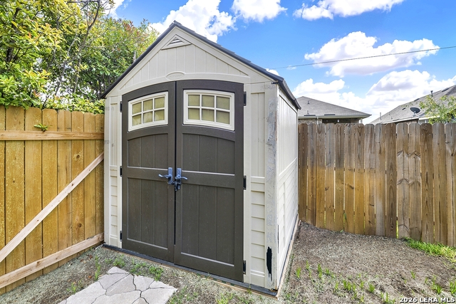 10106 Sun Ml Property Photo 13