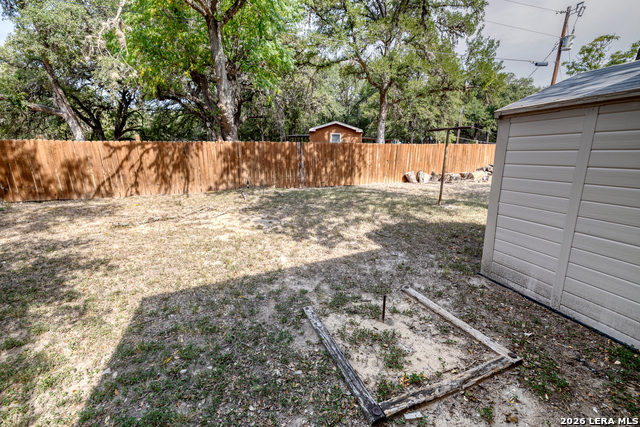 100 Pineview Property Photo 7