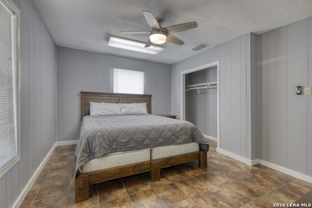 100 Pineview Property Photo 8