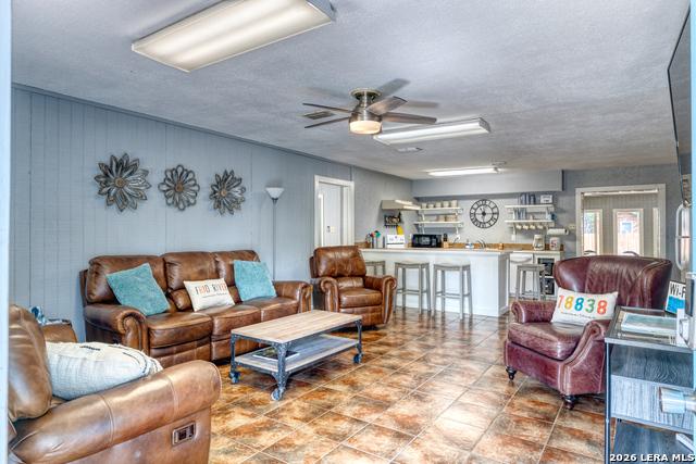 100 Pineview Property Photo 9