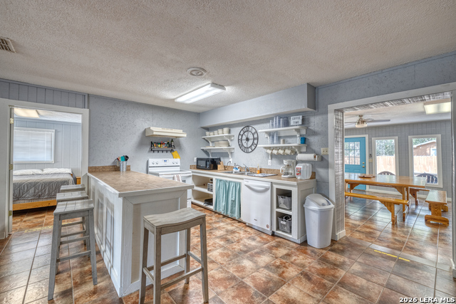 100 Pineview Property Photo 11