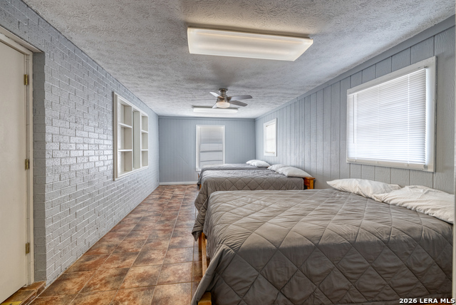 100 Pineview Property Photo 13