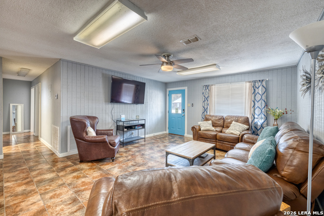 100 Pineview Property Photo 16