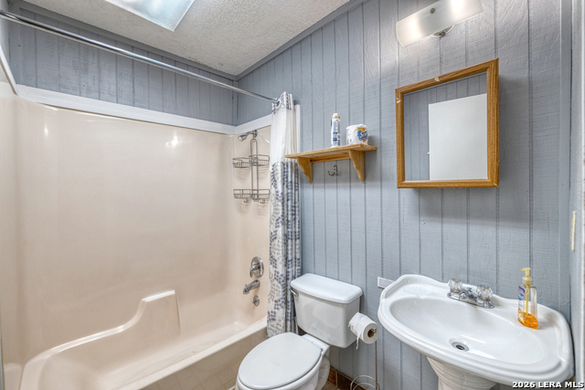100 Pineview Property Photo 17