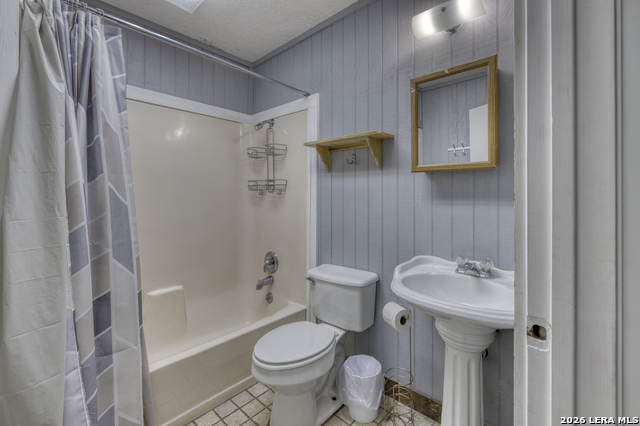 100 Pineview Property Photo 17