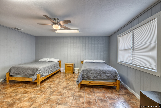 100 Pineview Property Photo 27