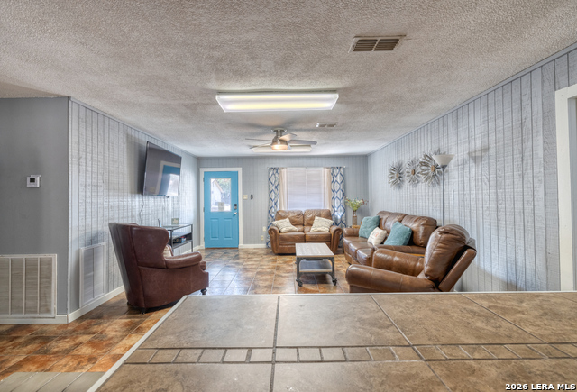 100 Pineview Property Photo 28