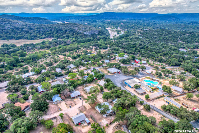 100 Pineview Property Photo 33