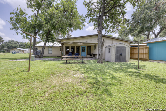 100 Pineview Property Photo 33