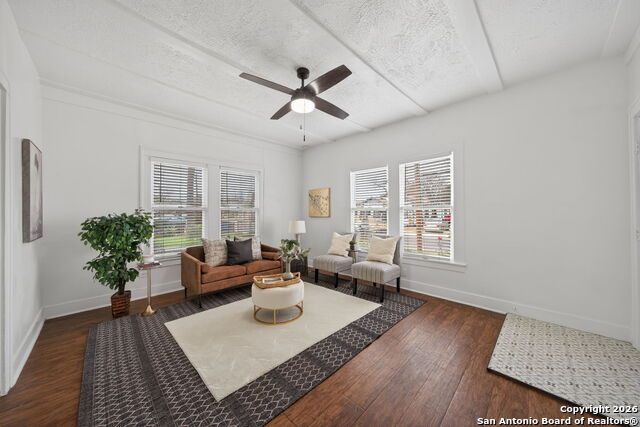 306 Walton Ave Property Photo 4