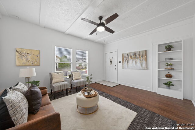 306 Walton Ave Property Photo 5