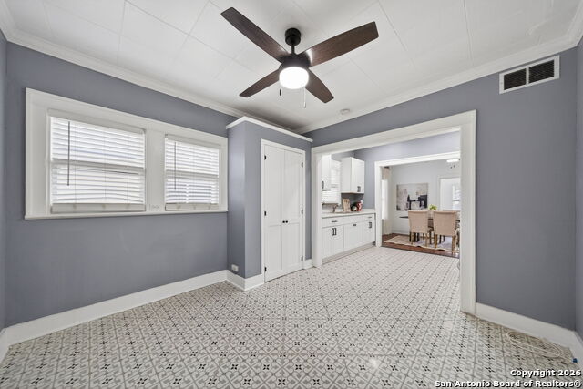 306 Walton Ave Property Photo 9