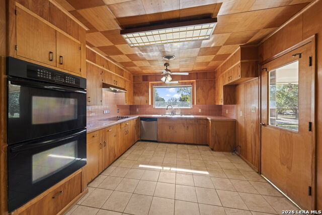 133 Royal Oaks Property Photo 5