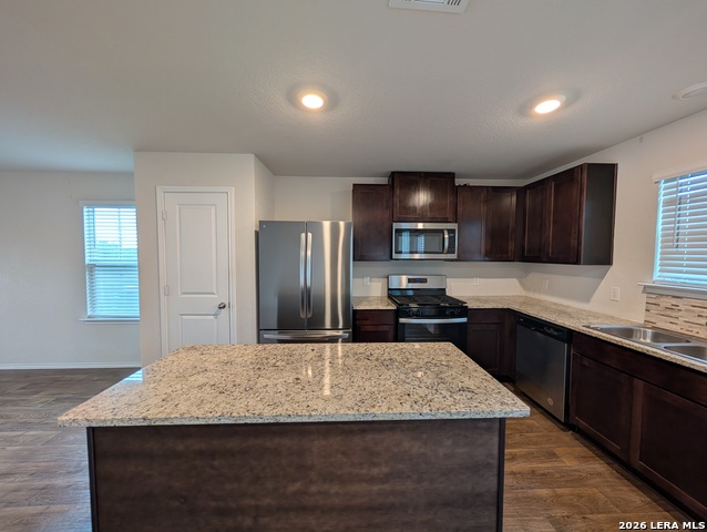 913 Andean Emerald Property Photo 5