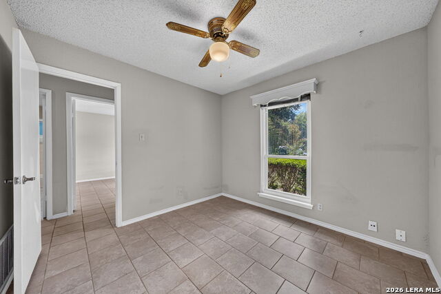 4727 Hidden Creek Property Photo 12