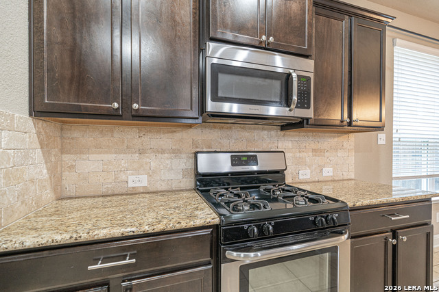 12911 Brewster Property Photo 9
