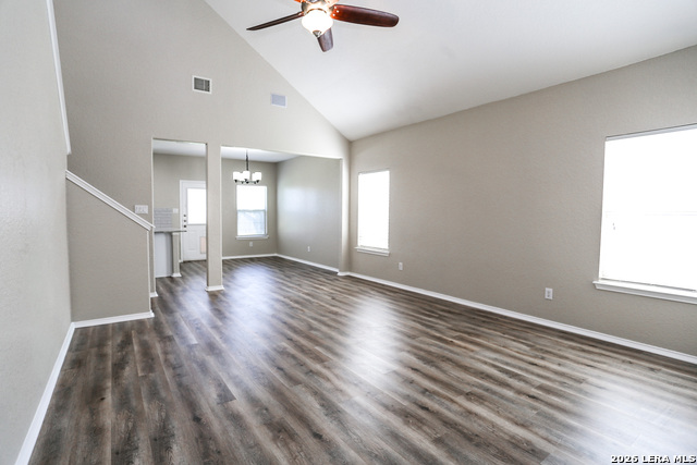 305 Maple Way Property Photo 4