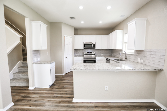 305 Maple Way Property Photo 9
