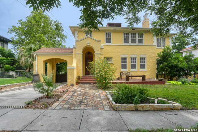 141 E Magnolia Ave Property Photo 1
