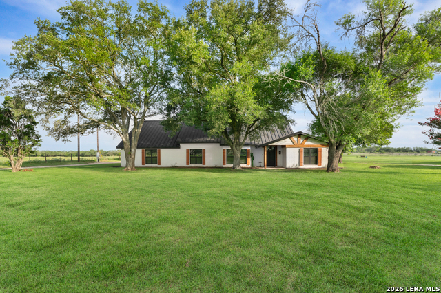 1591 Leissner School Property Photo 1