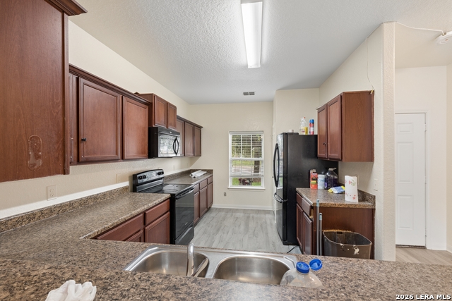 6102 Bear Mdw Property Photo 4