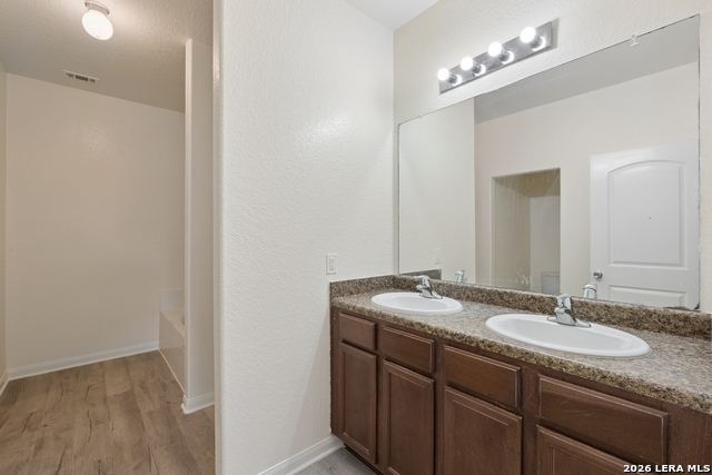 6102 Bear Mdw Property Photo 8