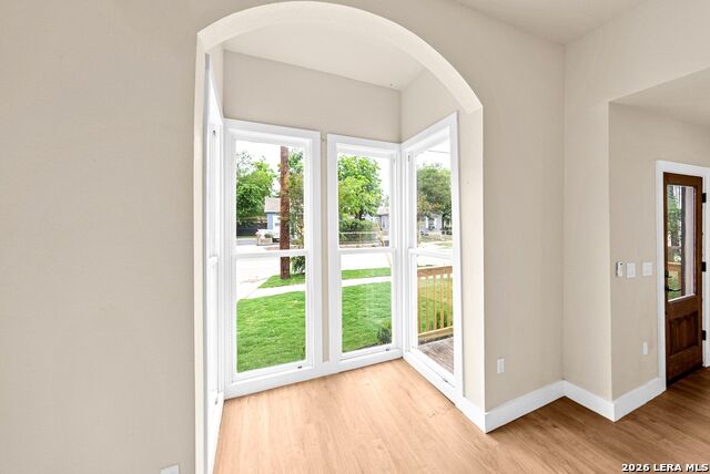 1122 N Pine St Property Photo 8