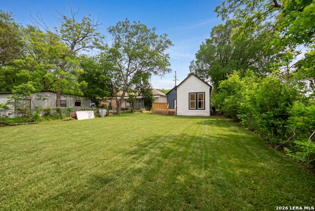 1122 N Pine St Property Photo 33