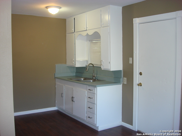 814 Prado St Property Photo 4
